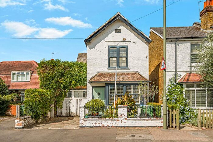 3 Bedroom Detached House For Sale In Hurst Road, West Molesey, KT8
