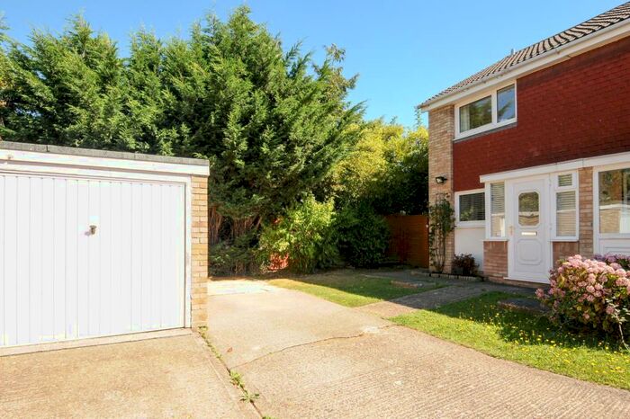 2 Bedroom End Of Terrace House To Rent In Charmfield Road, Aylesbury, HP21