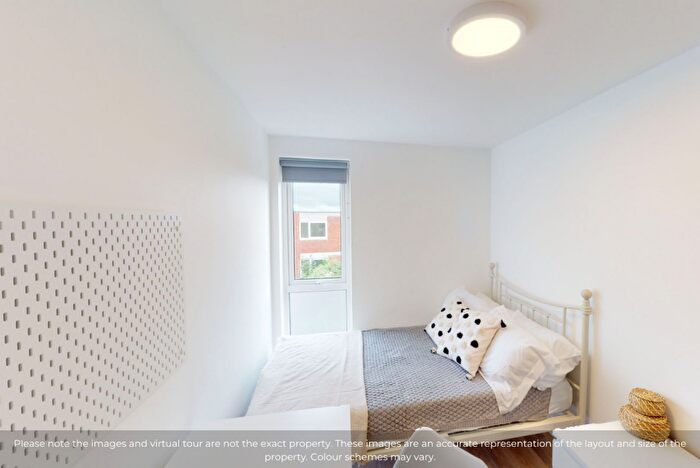 6 Bedroom House To Rent In Yew Tree Close, EX4