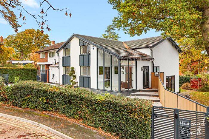 4 Bedroom Detached House For Sale In Kendal Avenue, Epping, CM16