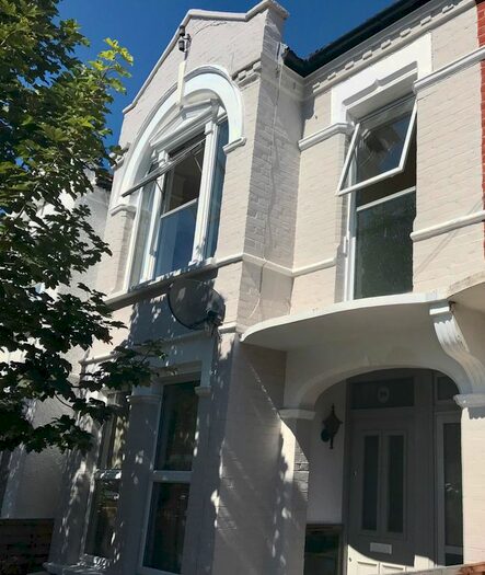3 Bedroom Flat To Rent In Mantilla Road, London SW17