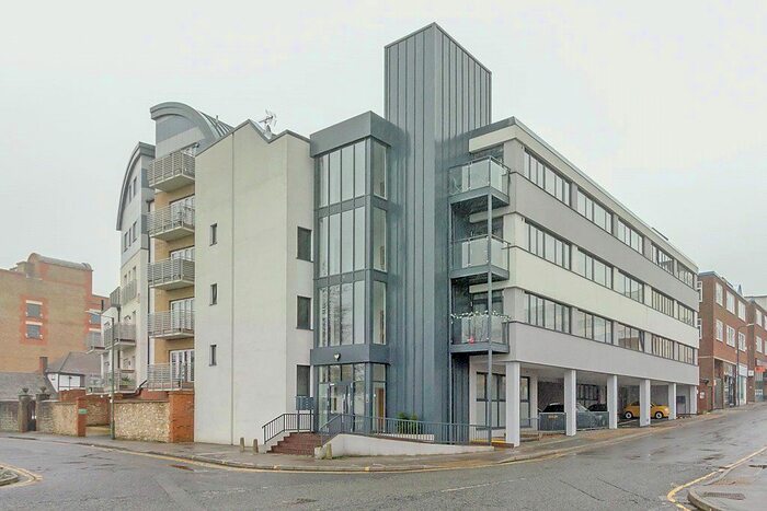 2 Bedroom Flat To Rent In Medway Street Apartments, - Medway Street, Maidstone, Kent, ME14