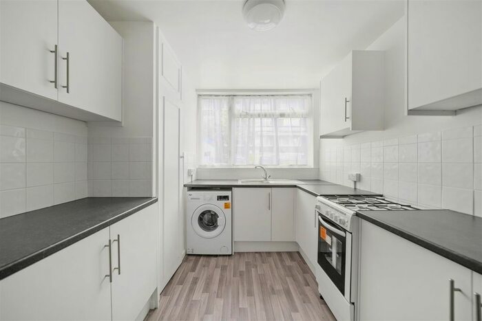 4 Bedroom Terraced House To Rent In Cottage Grove, London, SW9