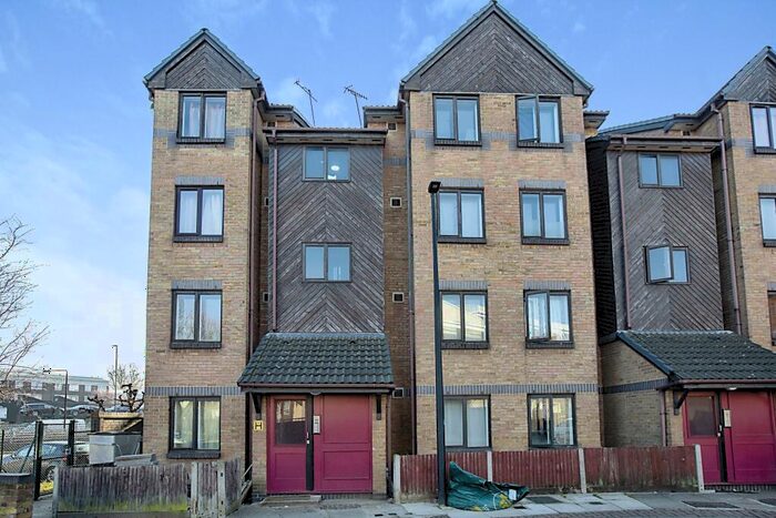 1 Bedroom Apartment To Rent In Dewberry Street, London, E14