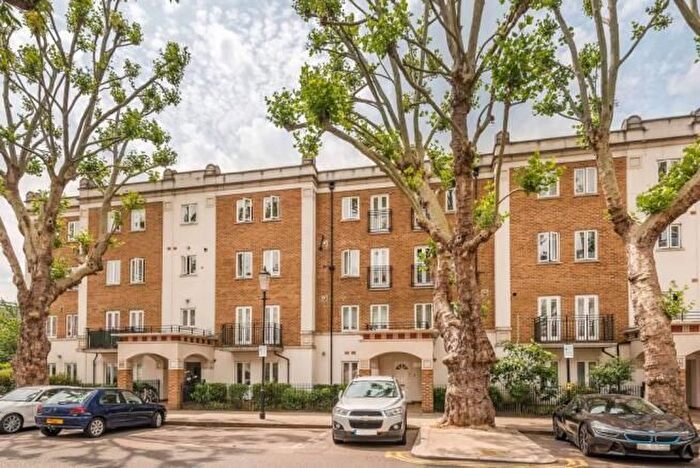 2 Bedroom Flat To Rent In Russell Road, London, W14