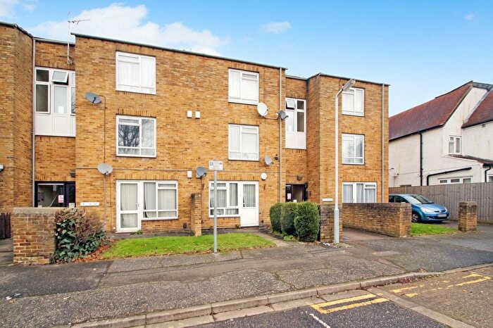 1 Bedroom Flat To Rent In Enfield Close, Uxbridge, UB8