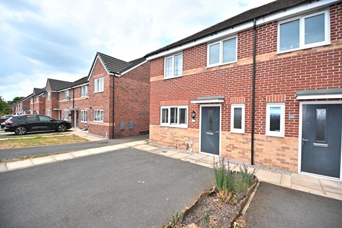 3 Bedroom Semi-detached House For Sale In Rowan Tree Road, Oldham, Lancashire, OL8
