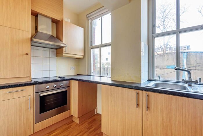 Flat To Rent In Rushey Green London, SE6