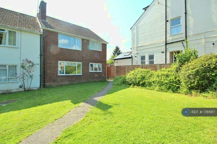 2 Bedroom Maisonette To Rent In Gordon Hill, London, EN2