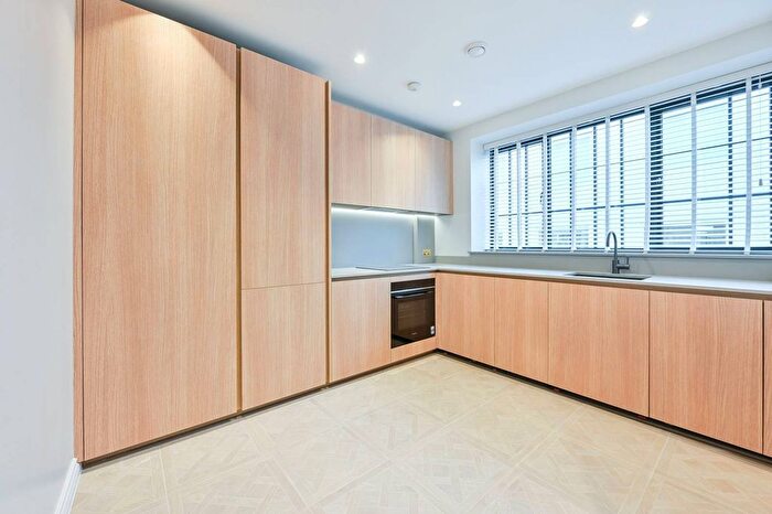2 Bedroom Flat To Rent In Union Street, London Bridge, London, SE1