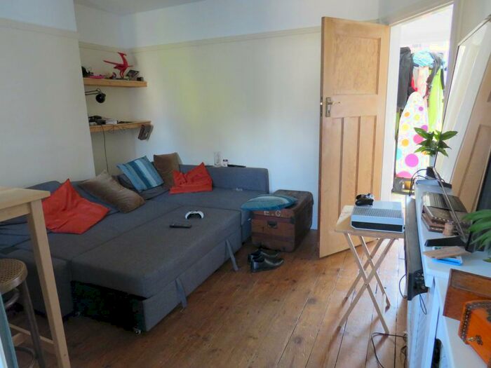 2 Bedroom Flat To Rent In Watsons Walk, St. Albans, AL1