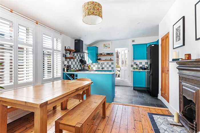 3 Bedroom Maisonette To Rent In Mantilla Road, London, SW17