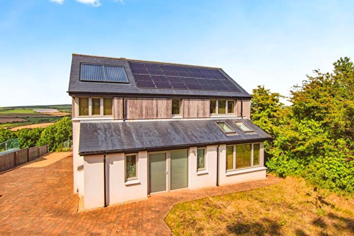 2 Bedroom Detached House For Sale In Newport, Pembrokeshire, SA42