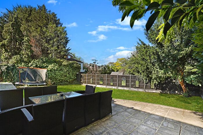 6 Bedroom Detached House To Rent In High Road, Chigwell, IG7