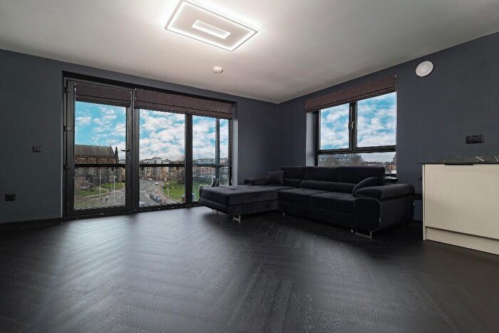 2 Bedroom Flat To Rent In Bridge Street, Paisley, Renfrewshire, PA1