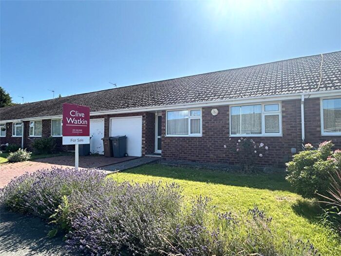 2 Bedroom Bungalow For Sale In Howbeck Close, Oxton, CH43