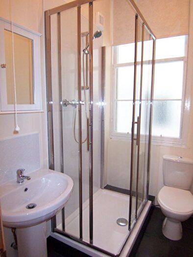 2 Bedroom Flat To Rent In Duke Street, Edinburgh, EH6