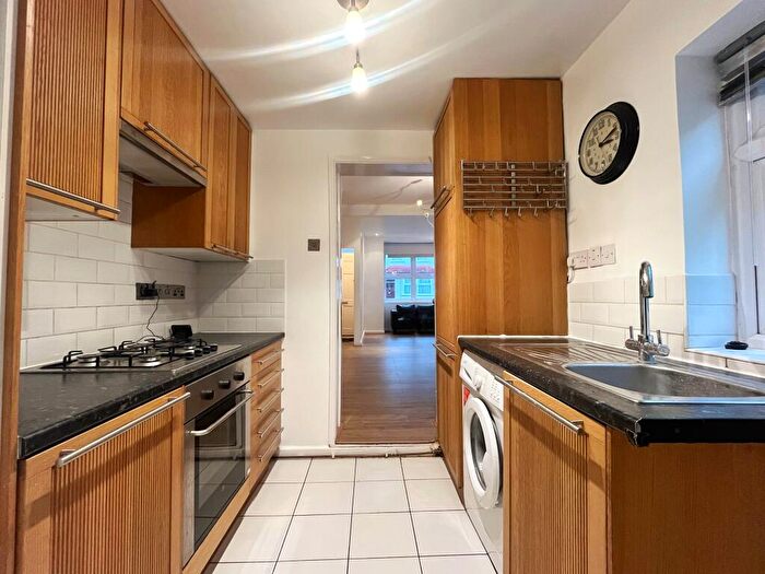 2 Bedroom House To Rent In Aldworth Road, Stratford, E15