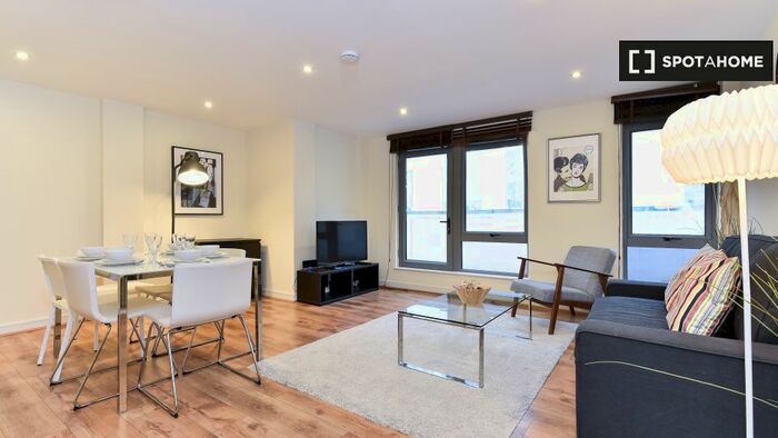 2 Bedroom Flat To Rent In Steward St, E1