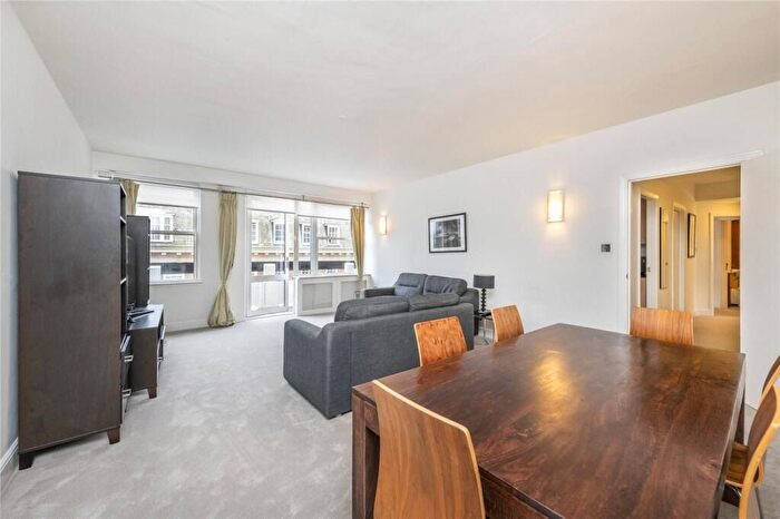 3 Bedroom Flat To Rent In Weymouth Street, Marylebone, W1W