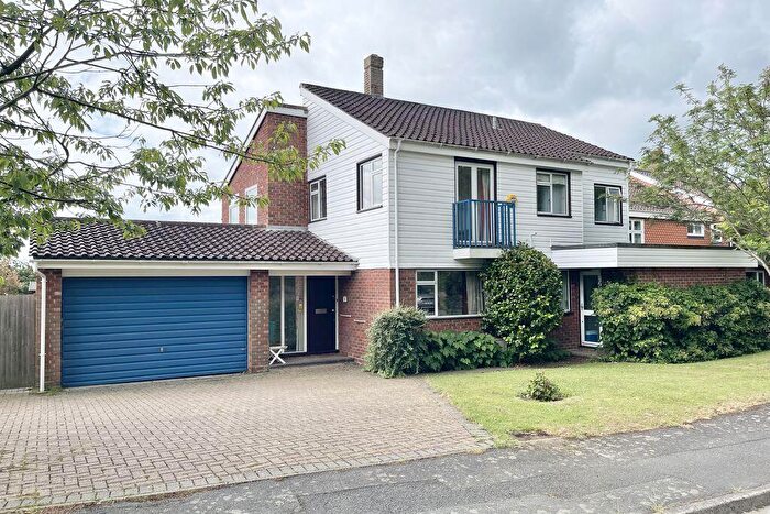 4 Bedroom Detached House For Sale In Queen Anne Drive, Esher, KT10