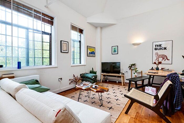 1 Bedroom Flat To Rent In Owen Street, London, EC1V