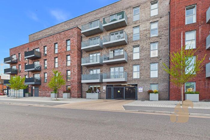 2 Bedroom Flat For Sale In Victoria Road, Chelmsford, CM1