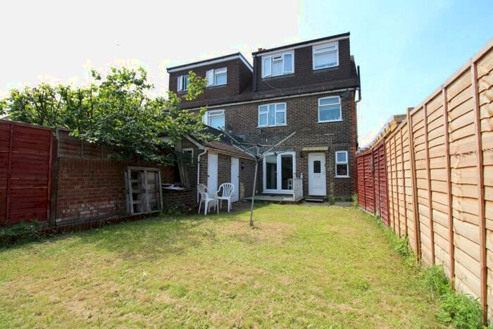 1 Bedroom Ground Maisonette To Rent In Redhill, Surrey, RH1