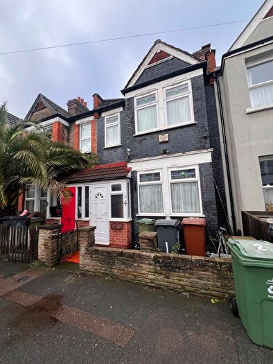 3 Bedroom Terraced House To Rent In Salop Road, Walthamstow, E17
