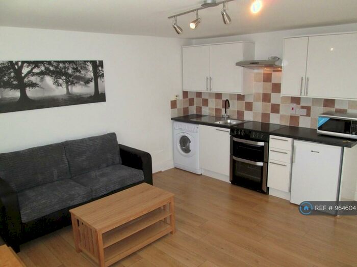 1 Bedroom Flat To Rent In Eldon Road, Reading, RG1