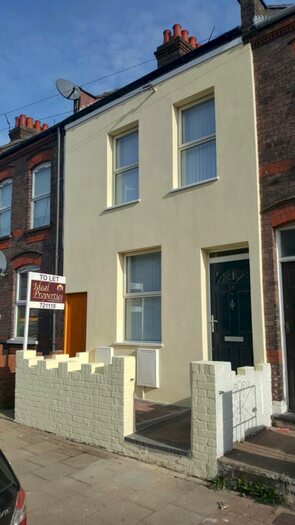 3 Bedroom Terraced House To Rent In Whitby Road, LU3