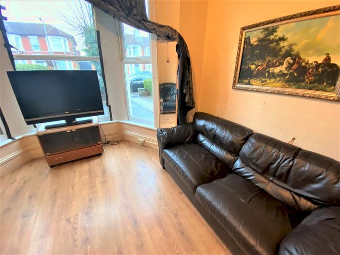 1 Bedroom Flat To Rent In Norfolk Rd, Seven Kings, IG3