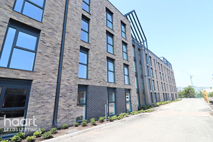 2 Bedroom Apartment To Rent In Richmond Hill Approach, Leeds, LS9