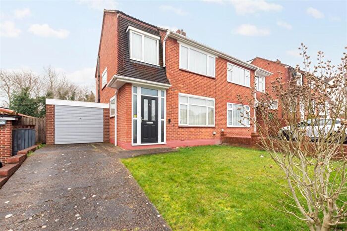 3 Bedroom Semi-Detached House For Sale In Cleave Avenue, Orpington, BR6