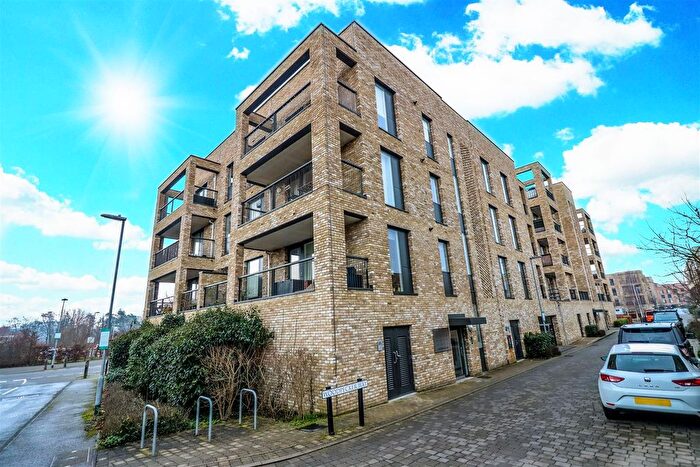 2 Bedroom Flat To Rent In Woodpecker Way, Trumpington, Cambridge, CB2