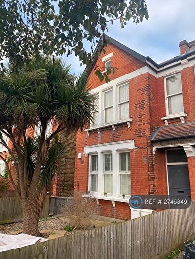 2 Bedroom Flat To Rent In Rosendale Road, London, SE21