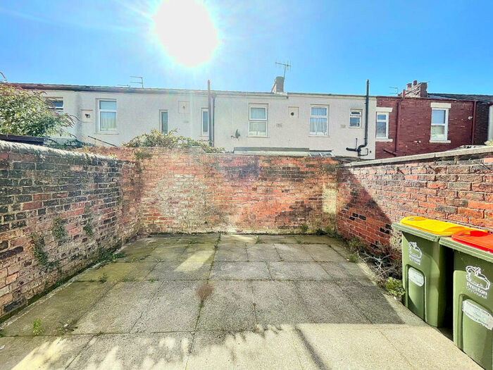 3 Bedroom Terraced House For Sale In Calverley Street, Preston, PR1