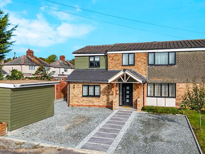 4 Bedroom Semi-Detached House For Sale In Hall Lane, Chelmsford, CM2