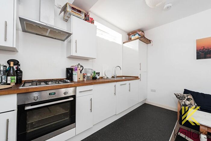 2 Bedroom Flat To Rent In Friendly Street, Deptford, London, SE8