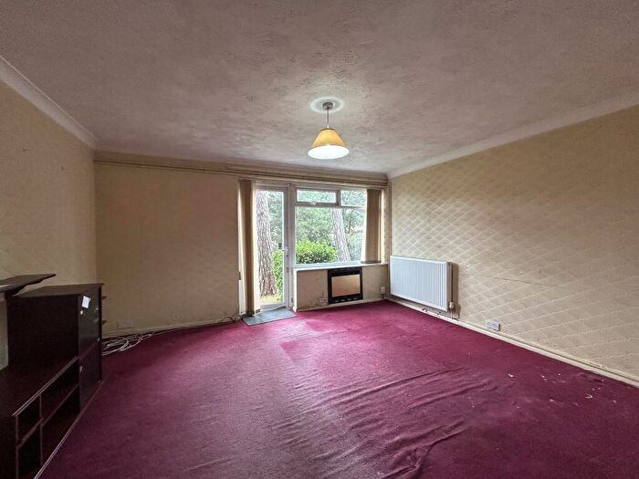 2 Bedroom Flat For Sale In Flat, Pine Lodge, Tonbridge Road, Maidstone, Kent, ME16