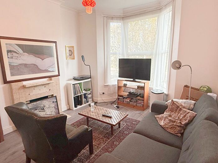4 Bedroom Terraced House To Rent In Glyn Road, London, E5