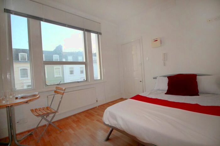 Studio To Rent In Earls Court Gardens, Earl`S Court, SW5