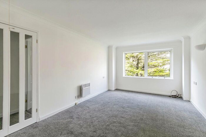 1 Bedroom Flat To Rent In Wimborne Road, Bournemouth, BH2