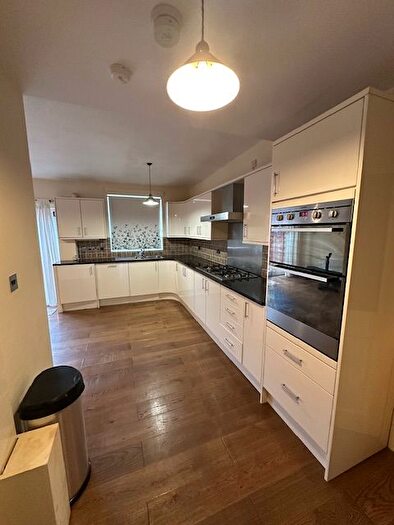 5 Bedroom Semi-Detached House To Rent In Dickenson Road, Manchester, M14