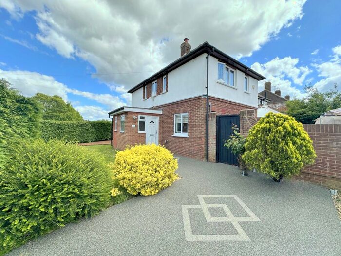 3 Bedroom Semi-Detached House For Sale In Colenorton Crescent, Eton Wick, Berkshire, SL4