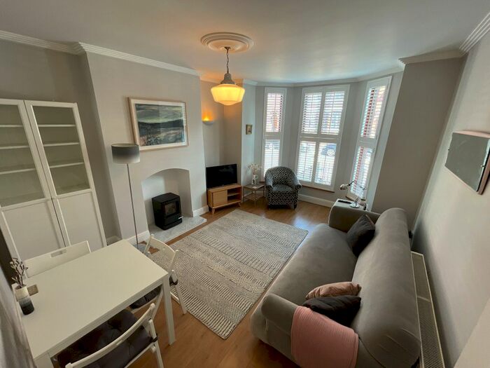 2 Bedroom Flat To Rent In Central Road, Didsbury, M20