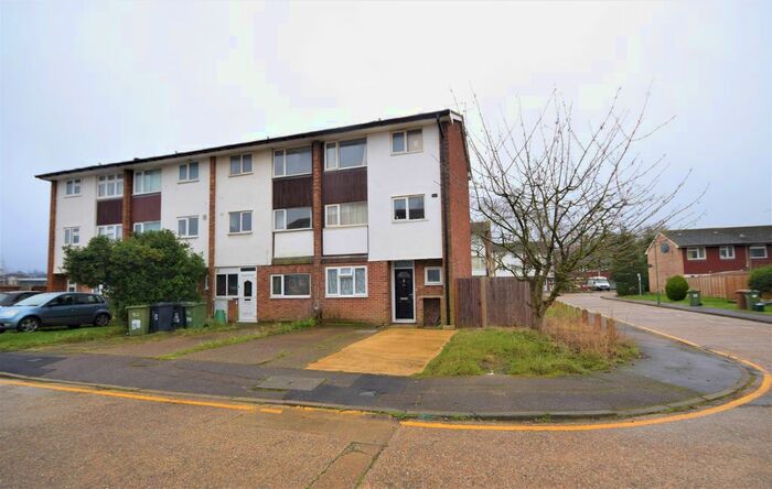 4 Bedroom Semi-Detached House To Rent In Guildford Park Avenue, Guildford, GU2