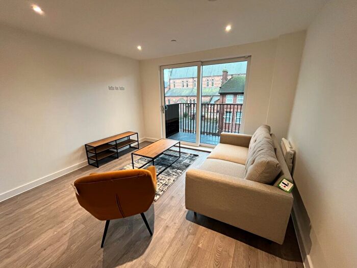 2 Bedroom Apartment To Rent In Green Street, B12