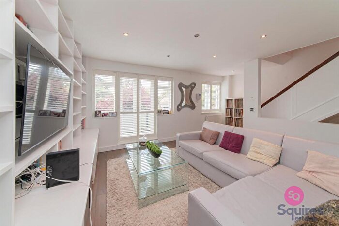 4 Bedroom Terraced House For Sale In Wickliffe Avenue, Finchley, N3