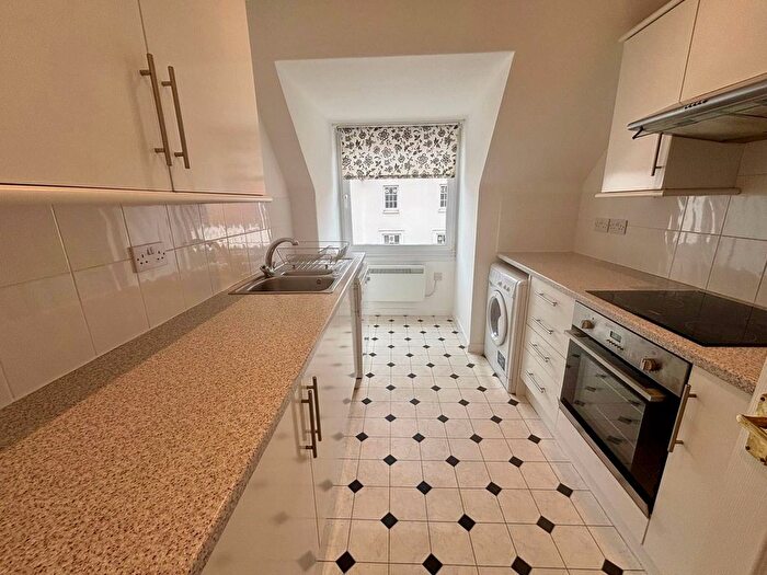 2 Bedroom Flat To Rent In Park Street, Leamington Spa, CV32